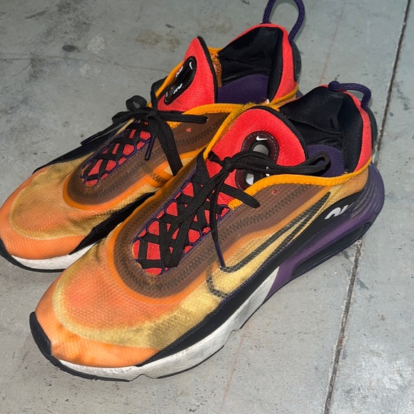 Nike shoes - Picture 4 of 5